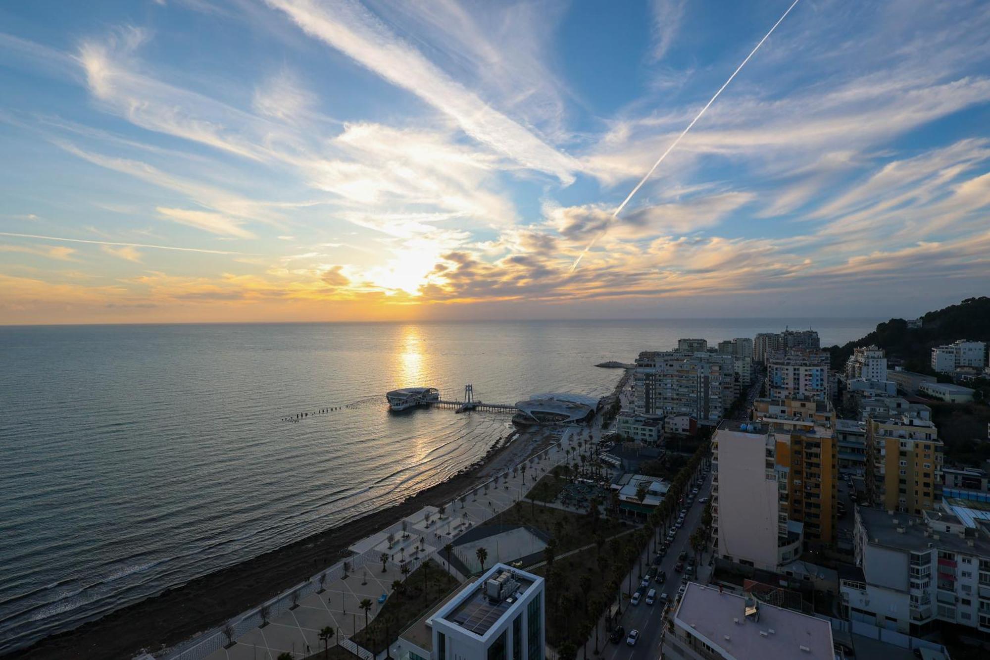 Grandstay Apartments Дуррес Экстерьер фото